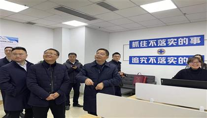 市委常委、組織部部長(zhǎng)張鵬飛一行慰問(wèn)遂寧遂星公司籌備組員工